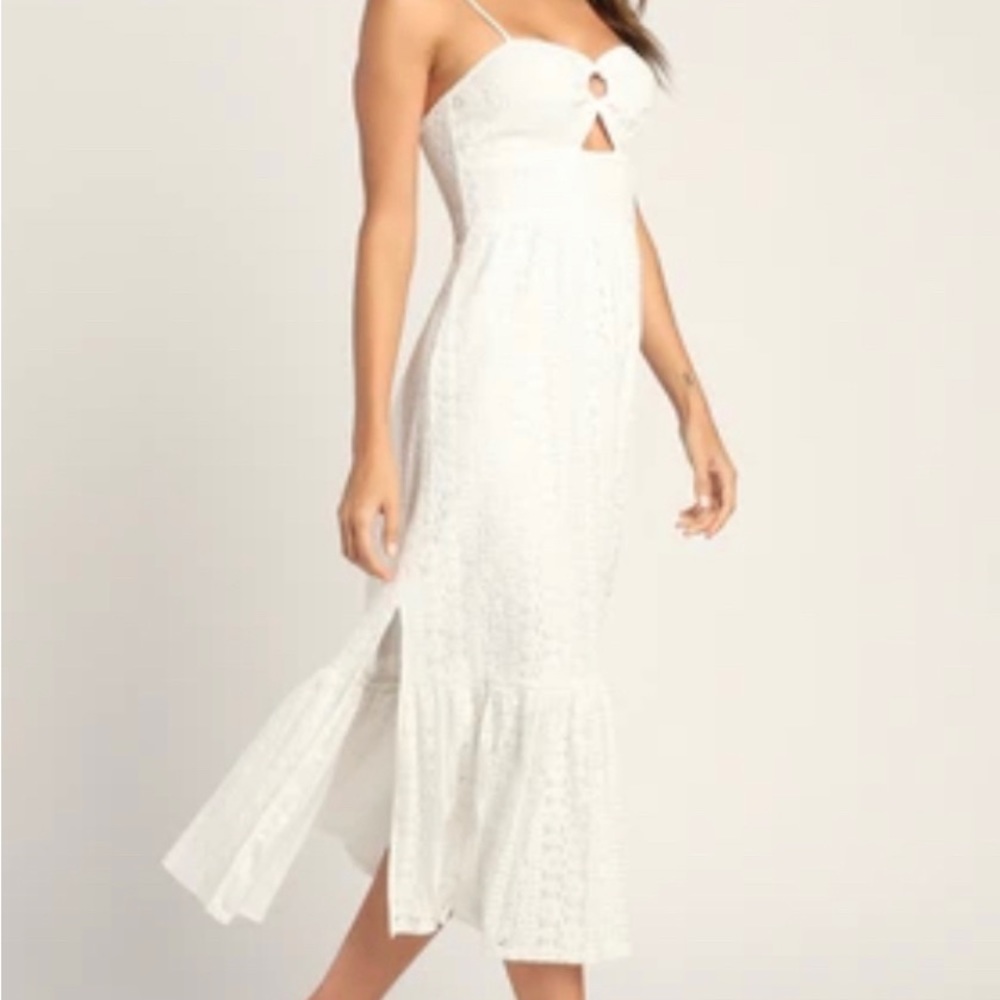 Lulu’s white dress